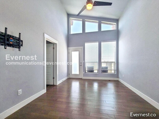 Photo - 5470 Trenton St