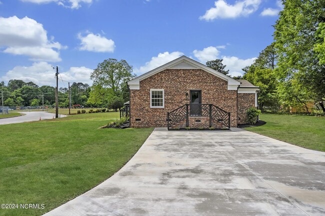 Photo - 204 S Harris St