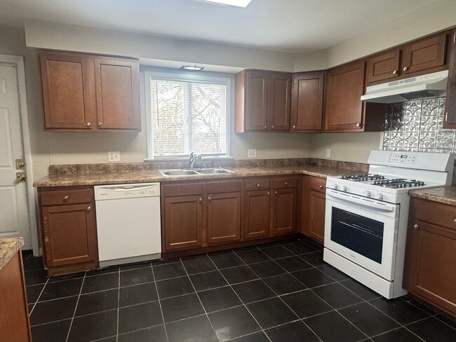 Photo - 3 Bedroom 1 Bath, Single Family Home, Lyell - Otis Neighborhood!