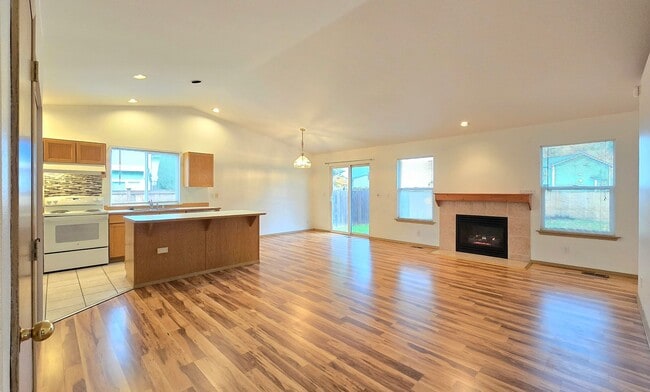 Photo - Lovely 3 Bedroom Marysville Rambler Available NOW!