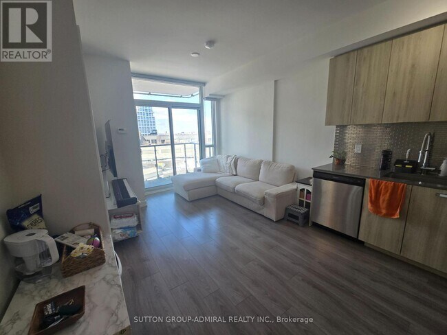 Photo - 10 De Boers Dr Unit 815