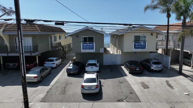 Building Photo - 6647 Del Playa Dr Unit 1 Rental