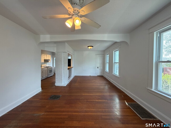 90 Belmont St