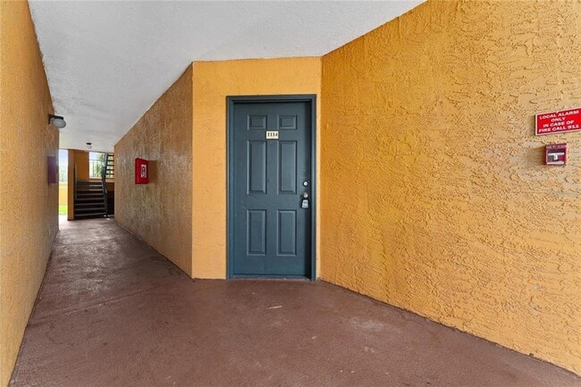 Photo - 4606 Commander Dr Unidad 1114