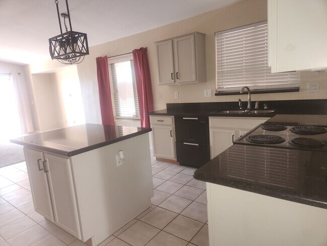 Photo - Spacious Home with Mountain views Near Downtown