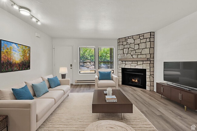 Building Photo - 3615 N Wolf Ldg Dr