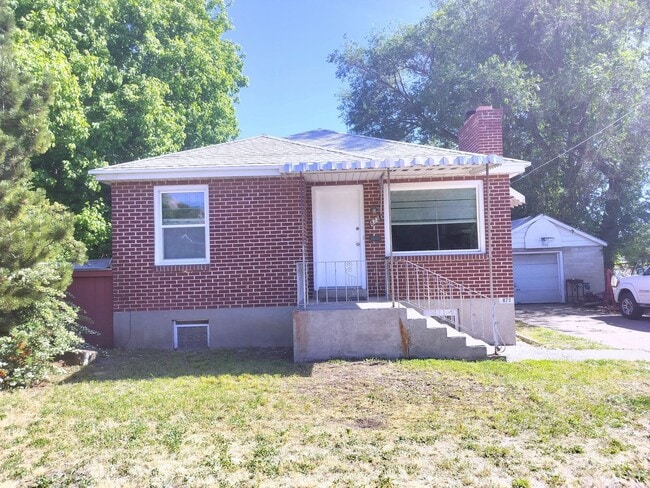 Photo - Charming 2-Bedroom Upper Duplex Unit in Ogden!