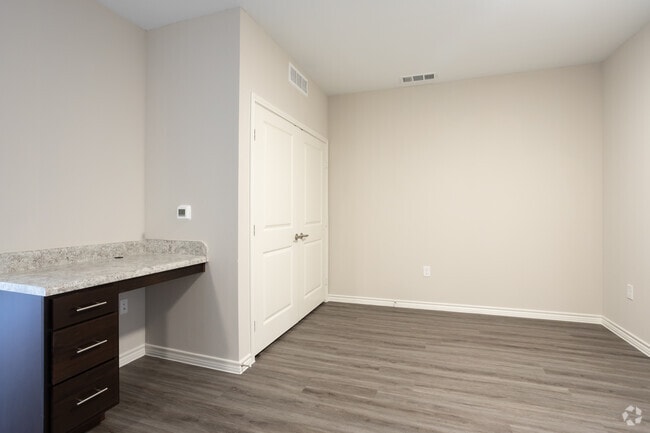 1BR, 1BA - 864SF