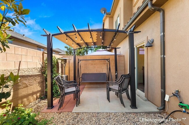 Photo - 2522 Manzoni Road
