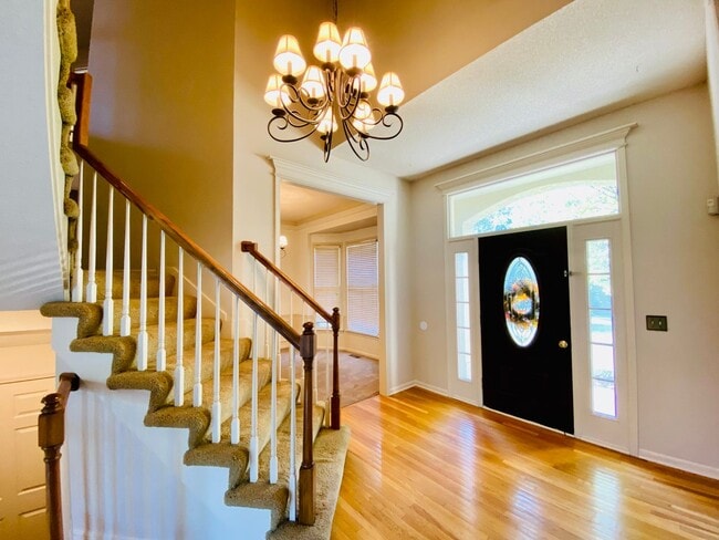 Photo - {8514}  Village of Kensington + Finished B...