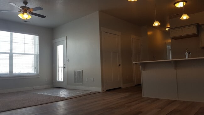 Photo - Beautiful 3 Bd, 2 Ba Condo with Garage Parking