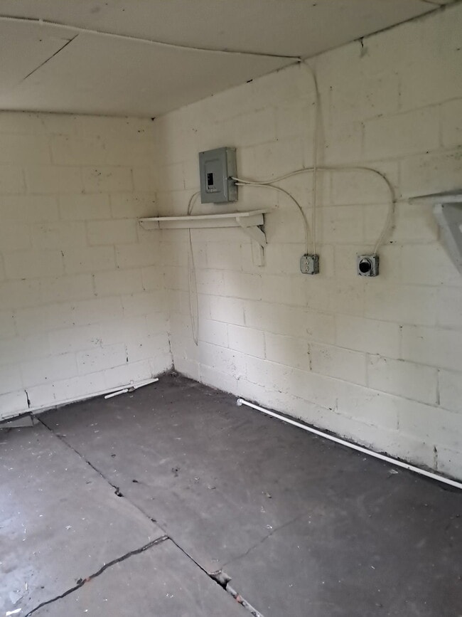 Photo - 4908 Eau Claire St