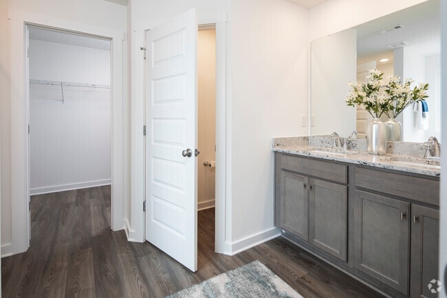 4BR, 2.5BA - 2,066SF Master Bathroom