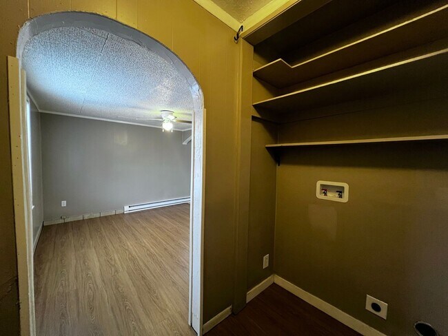 Photo - D1011 Unit 1/2