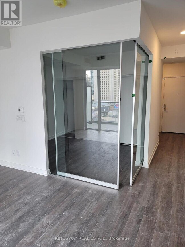 Photo - 20 Edward St Unit 923