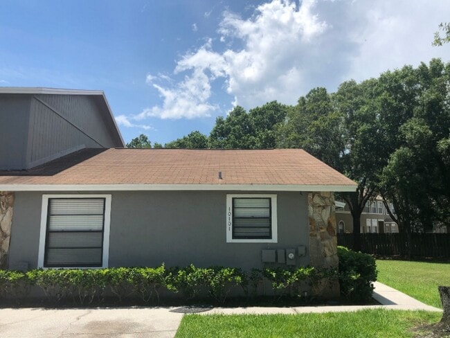 Building Photo - 10101 Lake Oak Cir