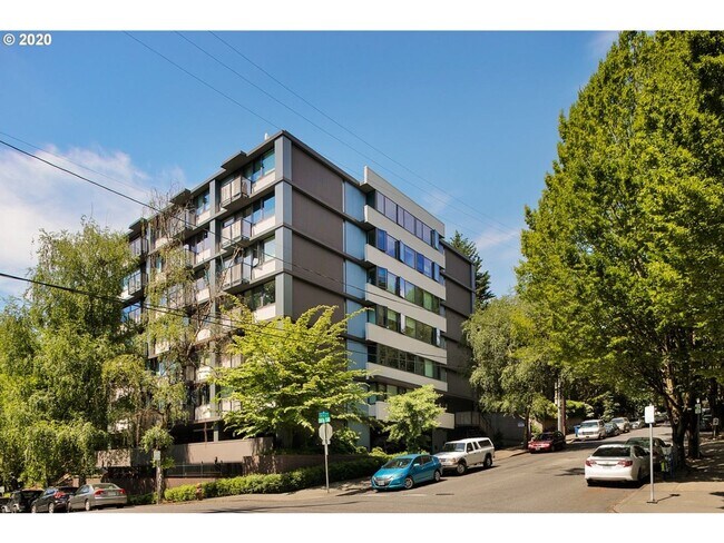 Photo - 2020 Main Street #607 ~ MOVE IN SPECIAL!... Unit 607