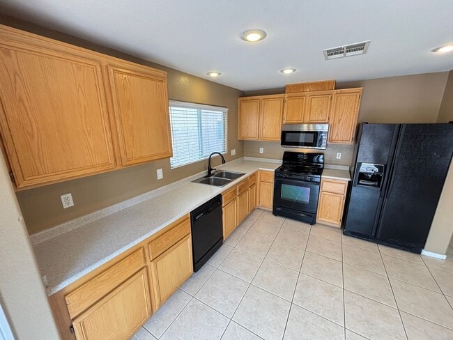 Photo - Beautiful 4Bed/3Bath/2Car home located within the Iron Mountain Ranch Community