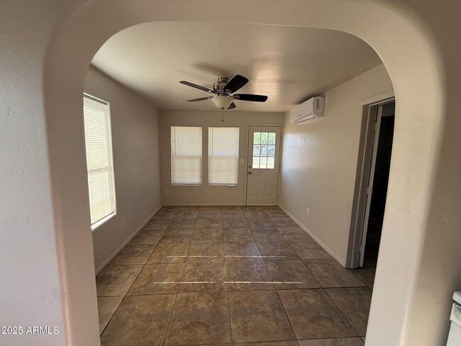 Photo - 214 W 9th St