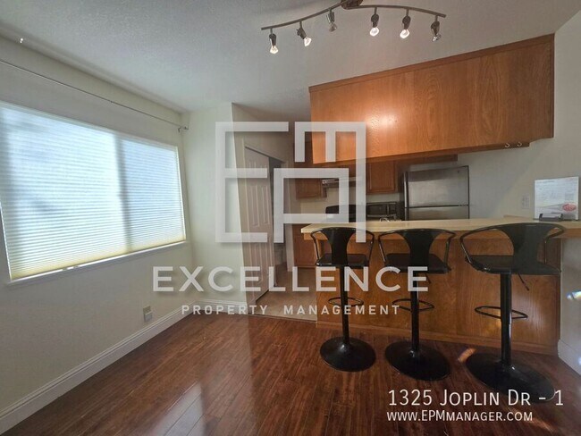 Photo - 1325 Joplin Dr