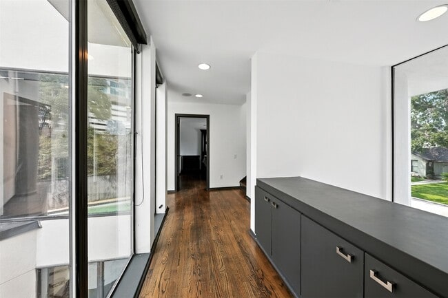 Building Photo - 2019 McClendon St