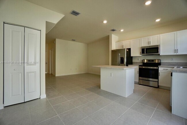 Photo - 3432 W 113th St