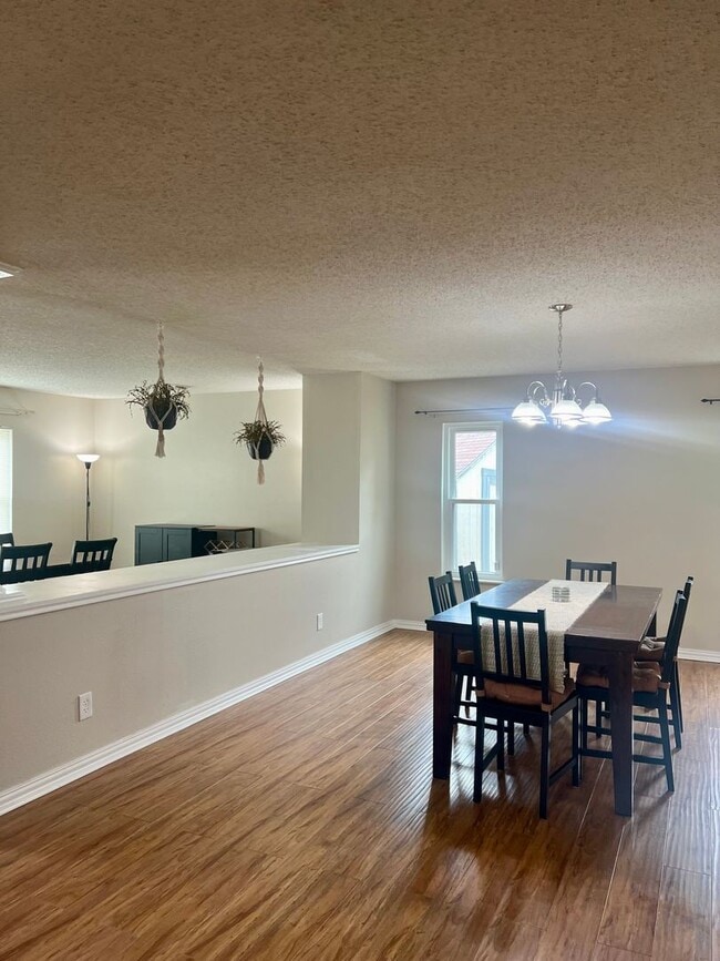 Photo - Large Beautiful 4/2.5 Home