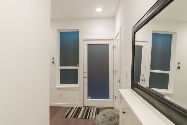 Photo - 3Bd/3Ba Seattle Townhome