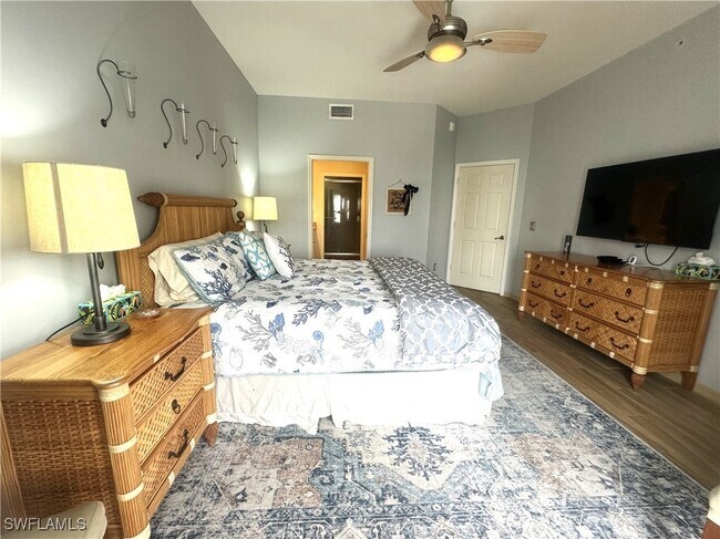 Building Photo - 470 Launch Cir Unit V-503