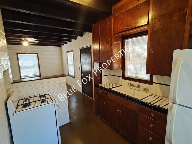 Photo - 1211 N Jones Blvd