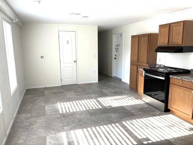 Photo - 903 Salters St