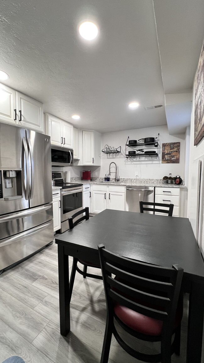 Photo - 284 W 850 N St