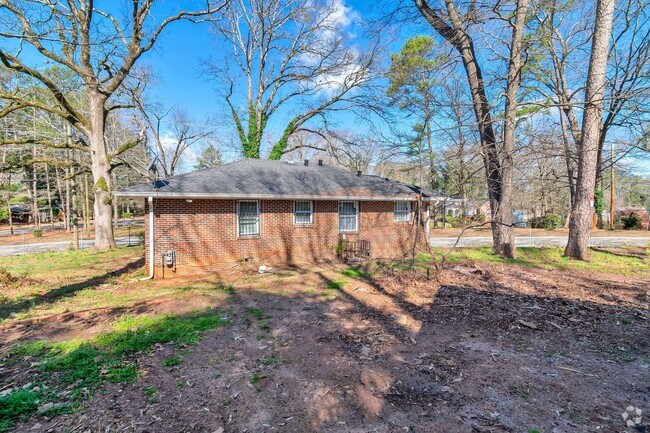 Building Photo - 3 Bedroom 1 Full Bath Brick home!