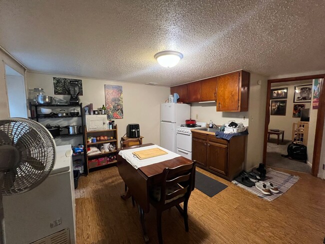 Photo - 818 W Center St Unidad A818-6