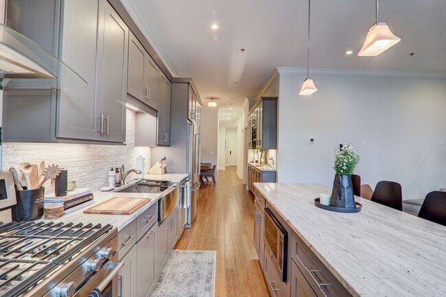 Photo - 33 South Ashland LLC