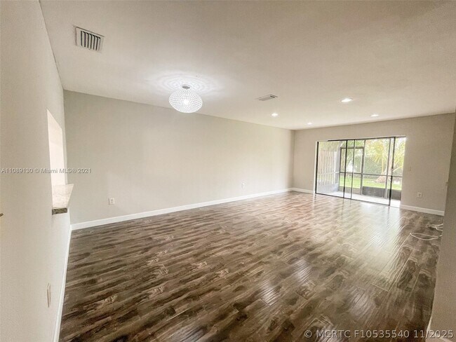Photo - 228 Lakeside Cir