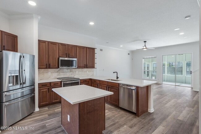 Photo - 737 Hazelmoor Ln