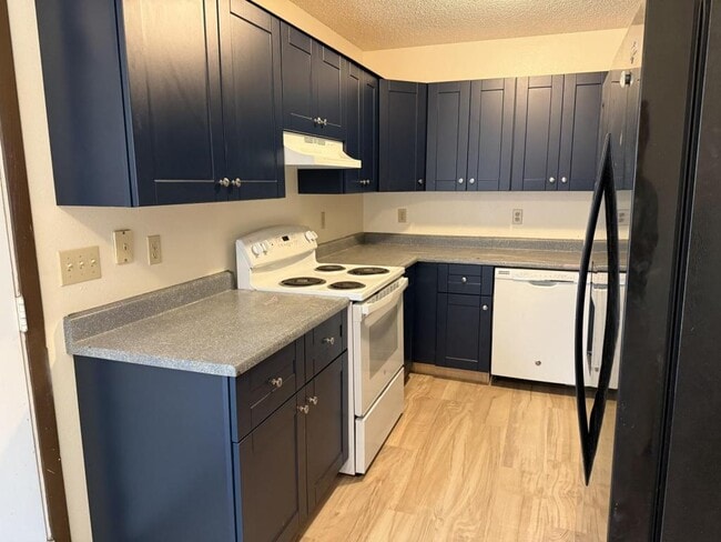 Photo - 906 Hersinger Pl