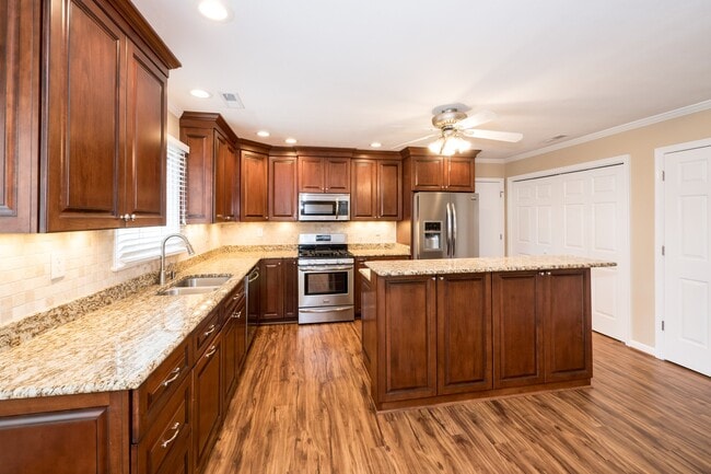 Photo - 4501 Van Dyck Dr
