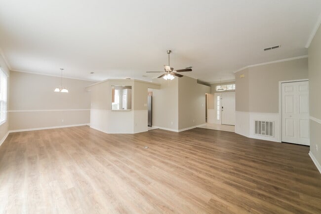 Photo - 1142 Dekleva Dr