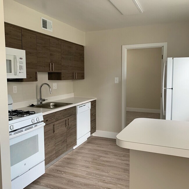 Pine Manor Apartments