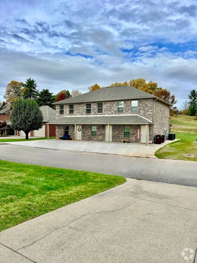 Building Photo - 208 Fairway Ln Unit B Rental