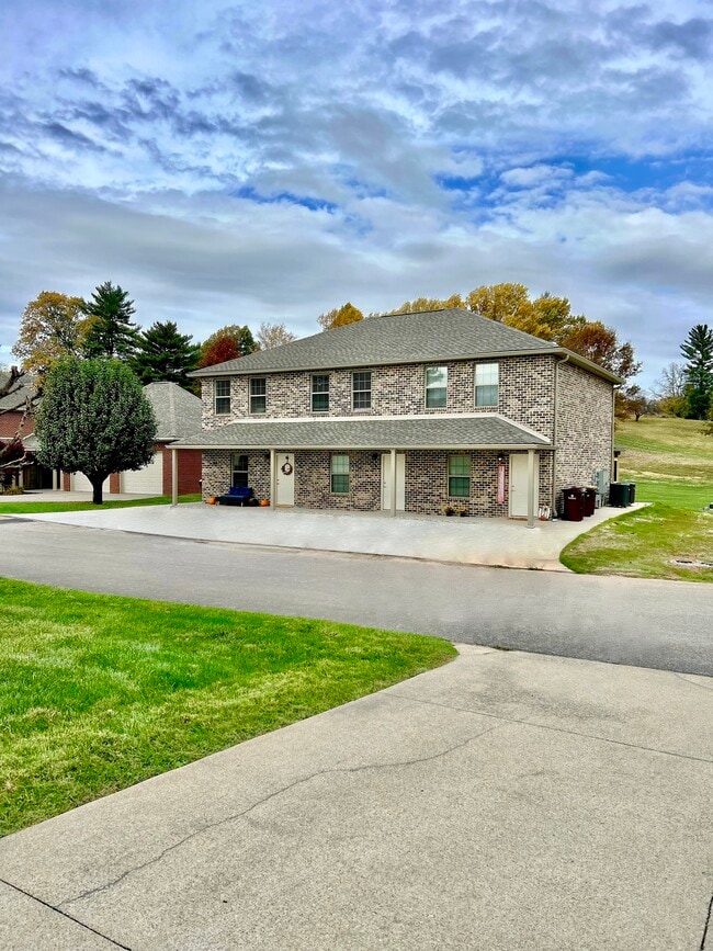 Building Photo - 208 Fairway Ln Unit A Rental