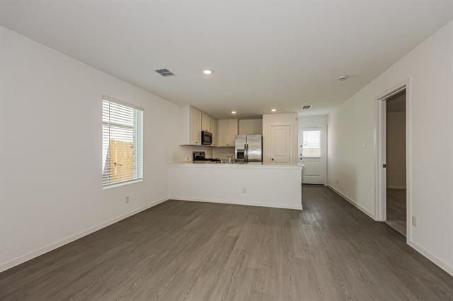 Photo - 1714 Crossbill St