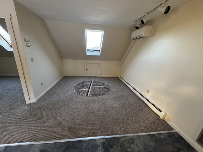 Photo - 1268 Meadow Rd