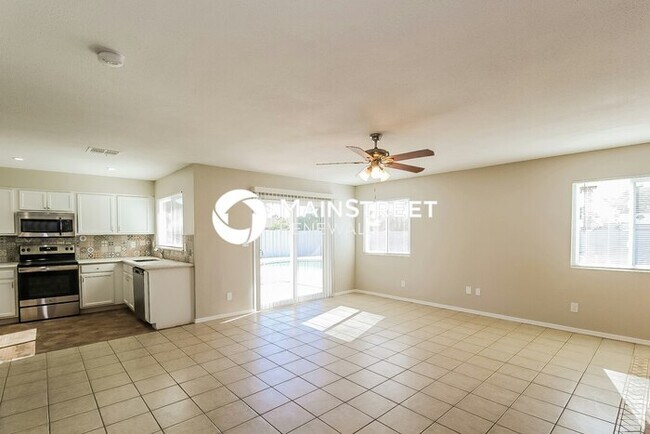 Photo - 3 Bedroom Pet-Friendly Home in MESA, AZ with Main Street Renewal