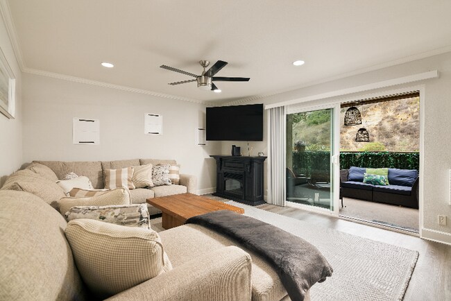 Photo - 8503 Villa La Jolla Dr Unit B