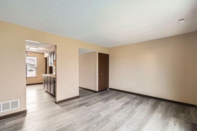 Photo - 6164 Fortin Ct