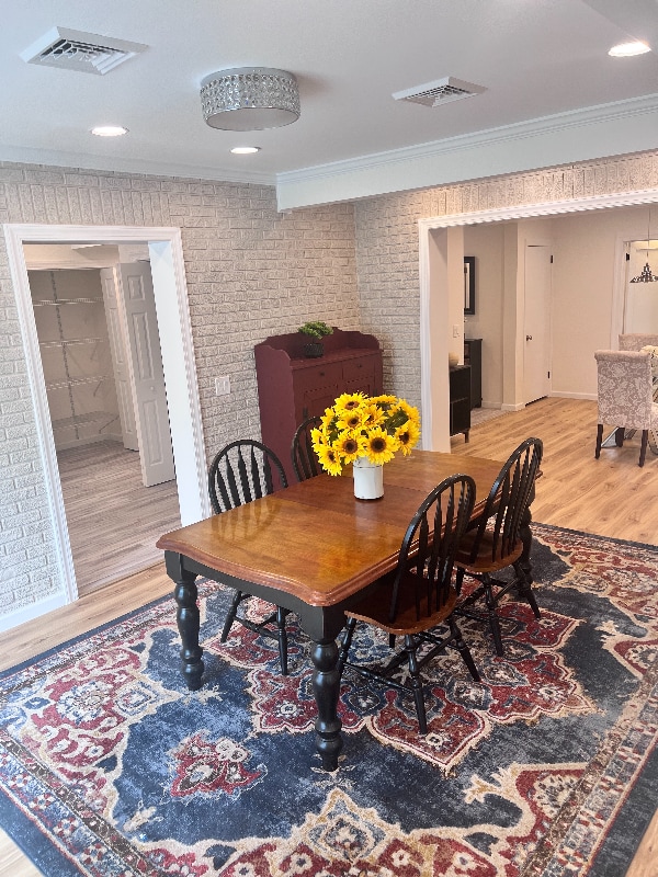 Photo - 1303 Chipperfield Dr