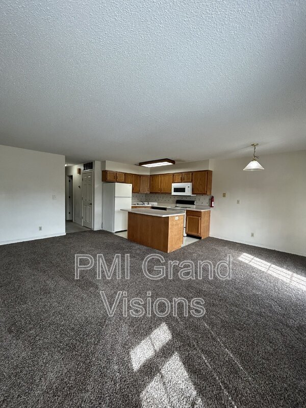 Photo - 1306 Arthur Ave Unit 12